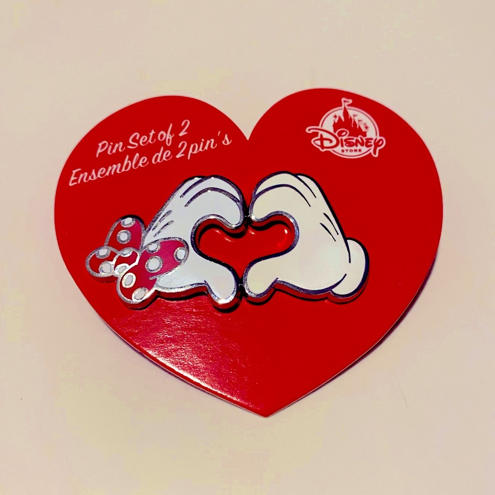 New Disney Mikey Minnie Heart Hands Pin Set